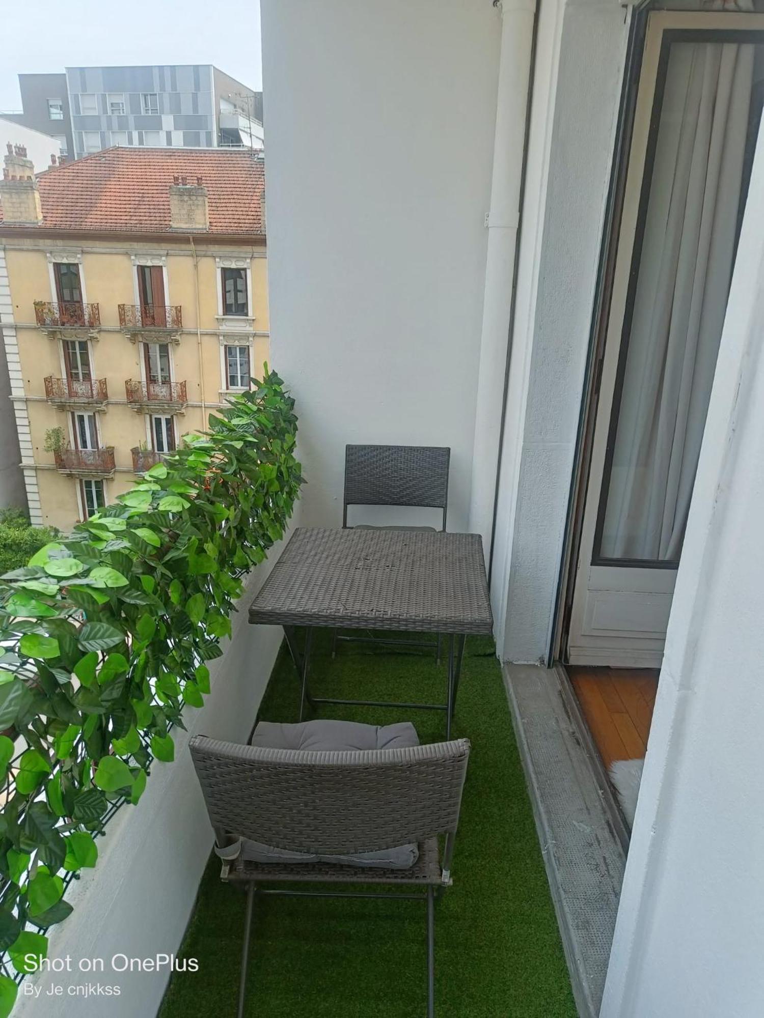 Belle Chambre D'Hote Avec Balcon Prive - 3 Mins Gare Annemasse - Geneve Acces Direct Exterior photo